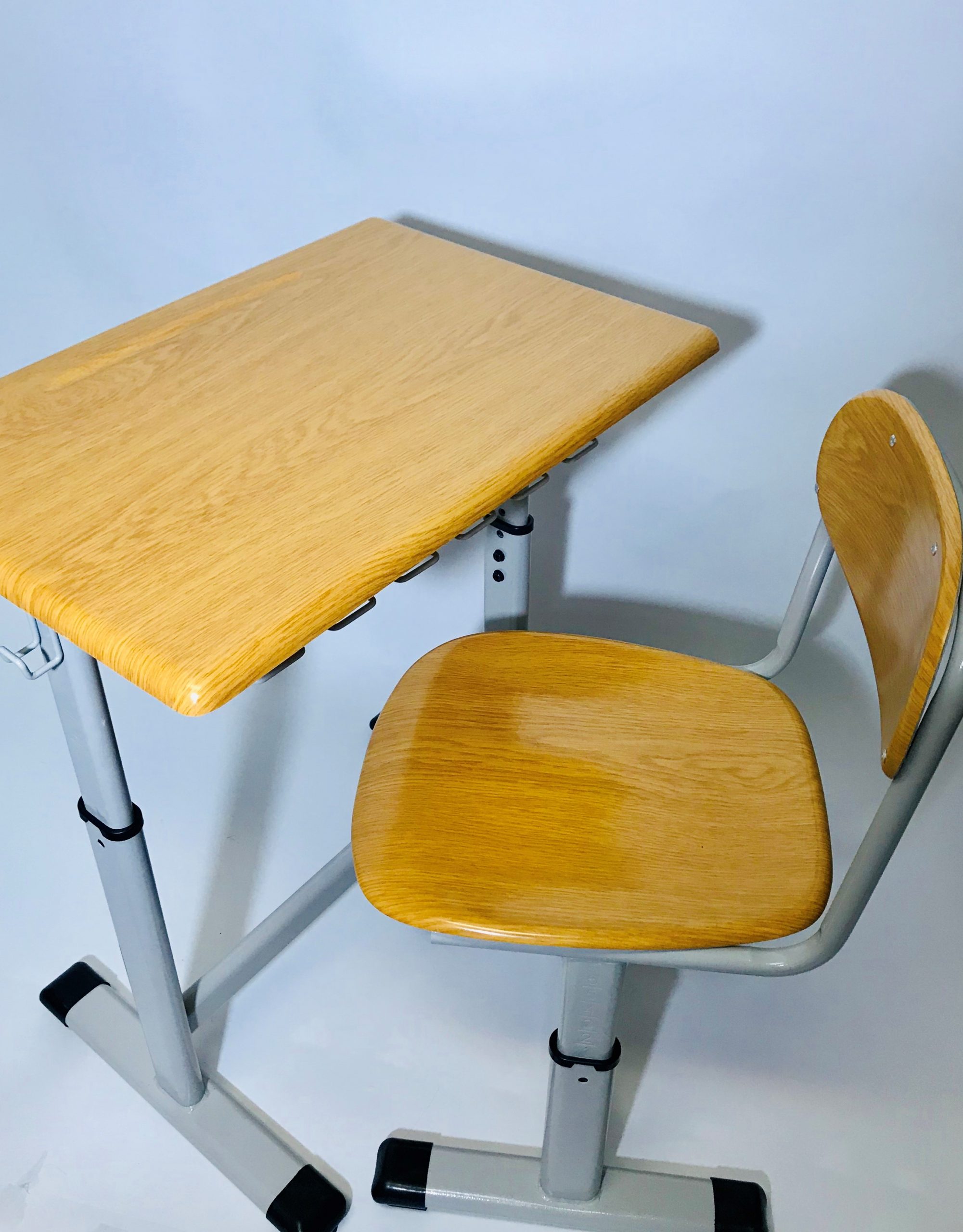 masa si scaun reglabil Mobilier scolar reglabil